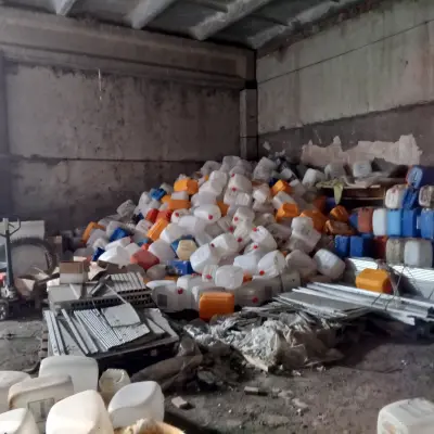 Канистры пластиковые, б/у