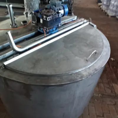Нержавеющие емкости - танки с мешалкой  для молочной промышленности