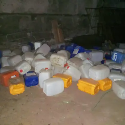 Канистры пластиковые, б/у