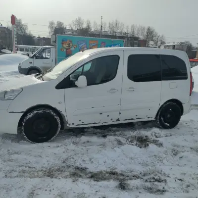 Автомобиль PEUGEOT PARTNER г/н Р760АР18, 2013