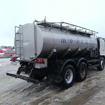 Автоцистерна 560334 на шасси HINO 500 г/н  Е864РР18, 2014 г.в.