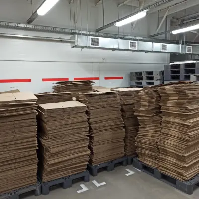 Отходы вторсырья - макулатура и пленка полиэтилена, полипропилена, канистры