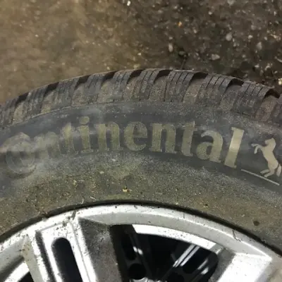 Шины Continental 245/65 R17 с литым диском б/у (комплектом)