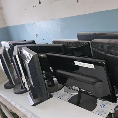 Оргтехника, утратившая потребительские свойства (мониторы)