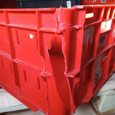 Пластиковые ящики HDPE, с повреждениями
