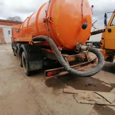 Автомобиль ассенизатор КАМАЗ КО-505А г/н М928ТА18, 2003 г.в.