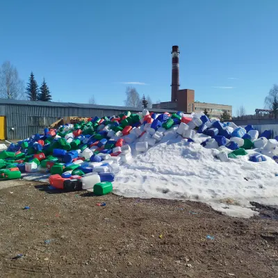 Лом пластиковый (канистры, ящики, поддоны и др.) г. Глазов