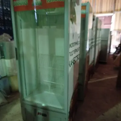 Холодильные витрины и  шкафы