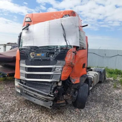 Седельный тягач после ДТП - SCANIA S4X200 S500, 2021 г.в.