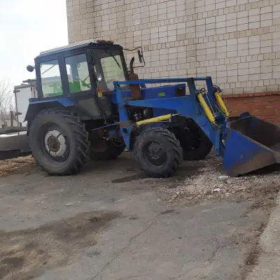 Фронтальный погрузчик на базе МТЗ-82 г/н18УЕ 0664, 2002 г.в.  и Прицеп тракторный 2ПТС4  Гос. № 0665УЕ18