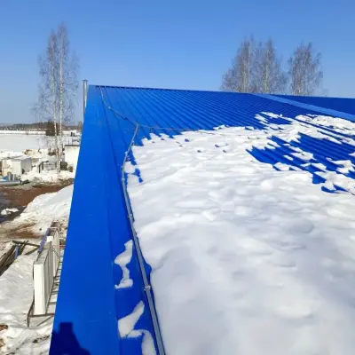 Монтаж кровельных снегозадержателей и ремонт молниеприемной сетки на кровле на объекте «Реконструкция объекта капитального строительства «Инкубаторий»