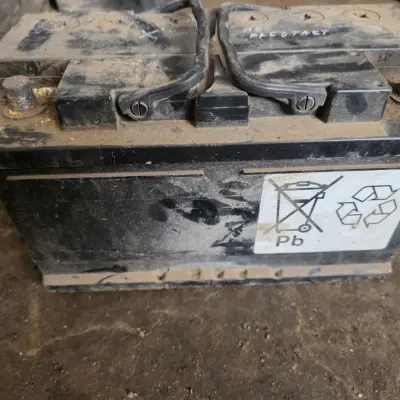 Аккумуляторы б/у (с неслитым электролитом)