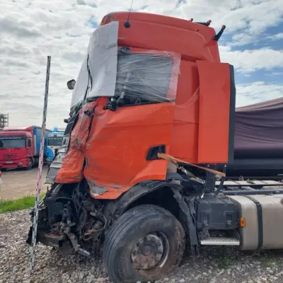 Седельный тягач после ДТП - SCANIA S4X200 S500, 2021 г.в.