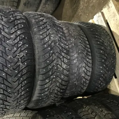 Nokian Hakapelliitta 8 205/60 R16 с литым диском  б/у (комплектом)