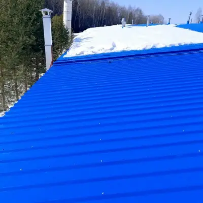 Монтаж кровельных снегозадержателей и ремонт молниеприемной сетки на кровле на объекте «Реконструкция объекта капитального строительства «Инкубаторий»