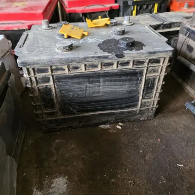 Аккумуляторы б/у (с неслитым электролитом)