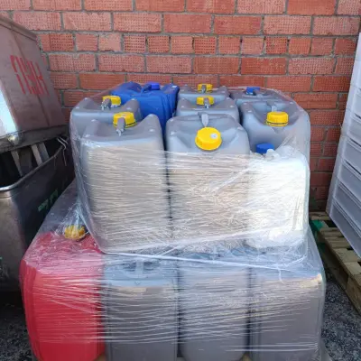 Отходы вторсырья - макулатура и пленка полиэтилена, полипропилена, канистры