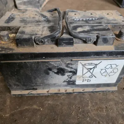 Аккумуляторы б/у (с неслитым электролитом)