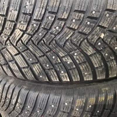 Шины Continental 245/65 R17 с литым диском б/у (комплектом)