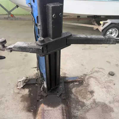 Подъемник автомобильный винтовой П180Д, 2000 г.в.