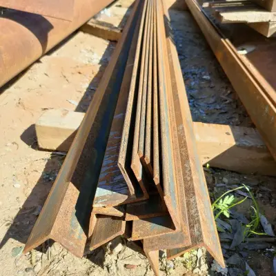 Уголок (лотом)