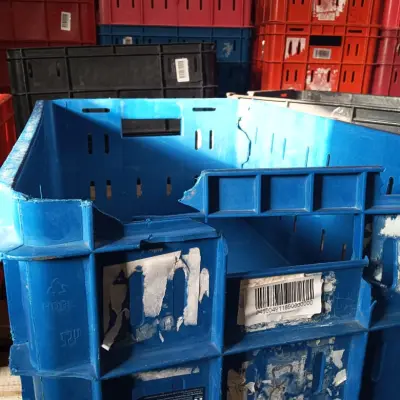 Пластиковые ящики HDPE, с повреждениями