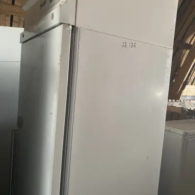 Холодильные витрины, шкафы б/у