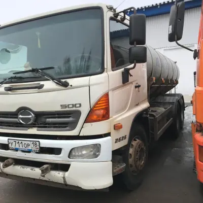 Автоцистерна 560334 на шасси HINO FM8JLTD-TGR , г/н У711ОР18, 2014 г.в.