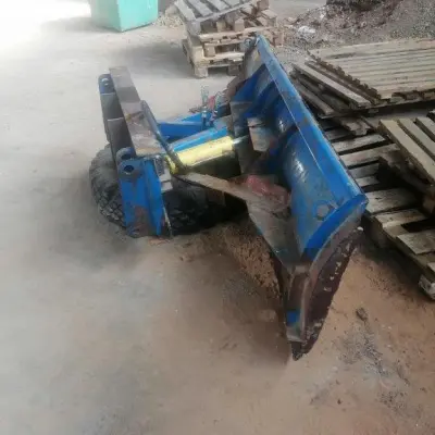 Фронтальный погрузчик на базе МТЗ-82 г/н18УЕ 0664, 2002 г.в.  и Прицеп тракторный 2ПТС4  Гос. № 0665УЕ18