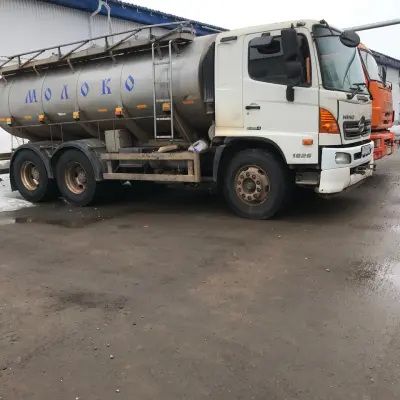 Автоцистерна 560334 на шасси HINO FM8JLTD-TGR , г/н У711ОР18, 2014 г.в.