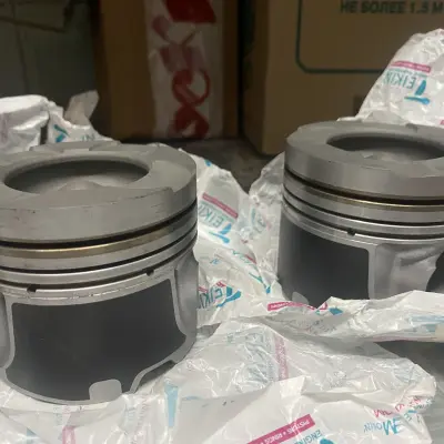 Комплект поршней и поршневых колец на Mitsubishi L200, 2.4 Дизель