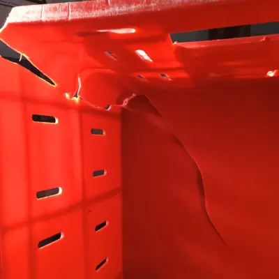 Пластиковые ящики HDPE, с повреждениями