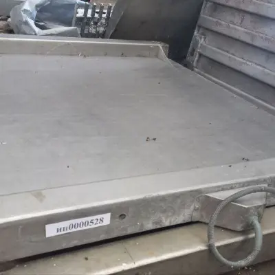 Весы платформенные напольные ВПН-05 на 500 кг., размер платформы 1200х1200х45 мм., 2012 г.в.  (4 шт.)