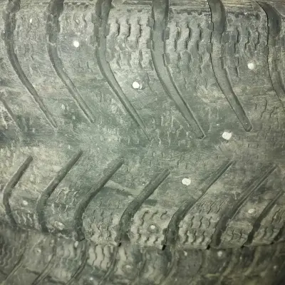 Зимние шины Cordiant Snow Cross 2 185/70 R14 92T б/к комплект 4 штуки