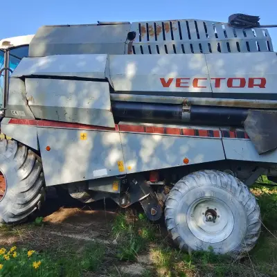 Зерноуборочный комбайн Вектор РСМ-101 1877УХ18, 2008 г.в.