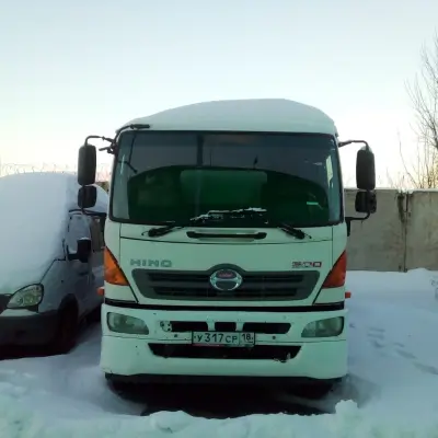Автоцистерна модель 560334 на шасси HINO FM8JLTD-TGR гос.№ У317СР/18, 2014 г.в.
