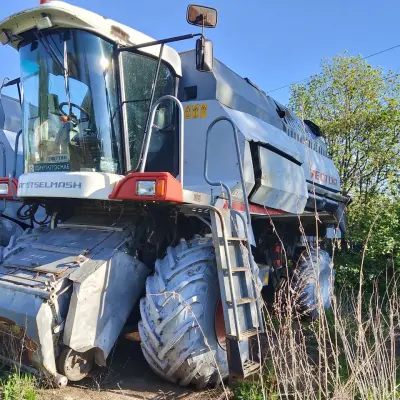 Зерноуборочный комбайн Вектор РСМ-101 1877УХ18, 2008 г.в.