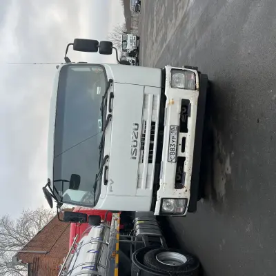 Автоцистерна на базе шасси ISUZU 560342  гос.№ С883УР18, 2016 г.в.