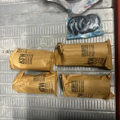 Комплект поршней и поршневых колец на Mitsubishi L200, 2.4 Дизель