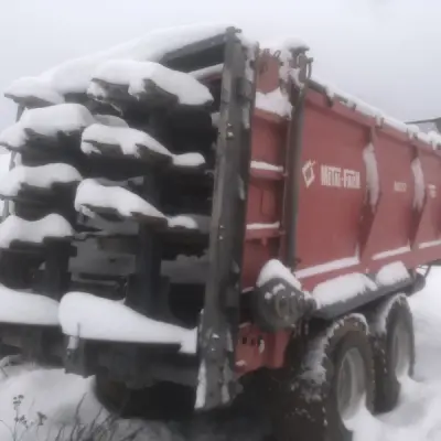 Прицеп тракторный для разбрасывания органических удобрений TAURUS N272, 2018 г.в.