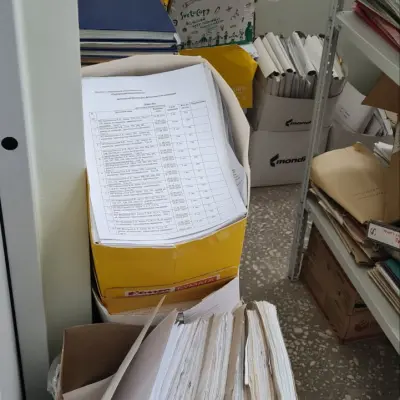 Макулатура ( Отходы бумаги и картона, Архив)